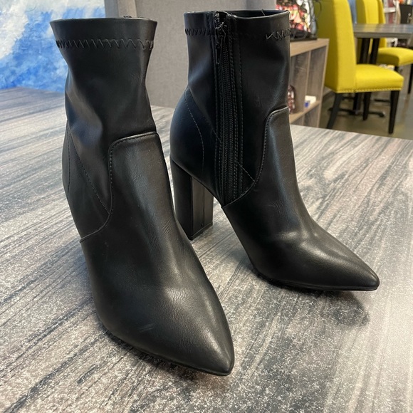 Catherine Malandrino Ankle Boots NWT - Picture 1 of 10